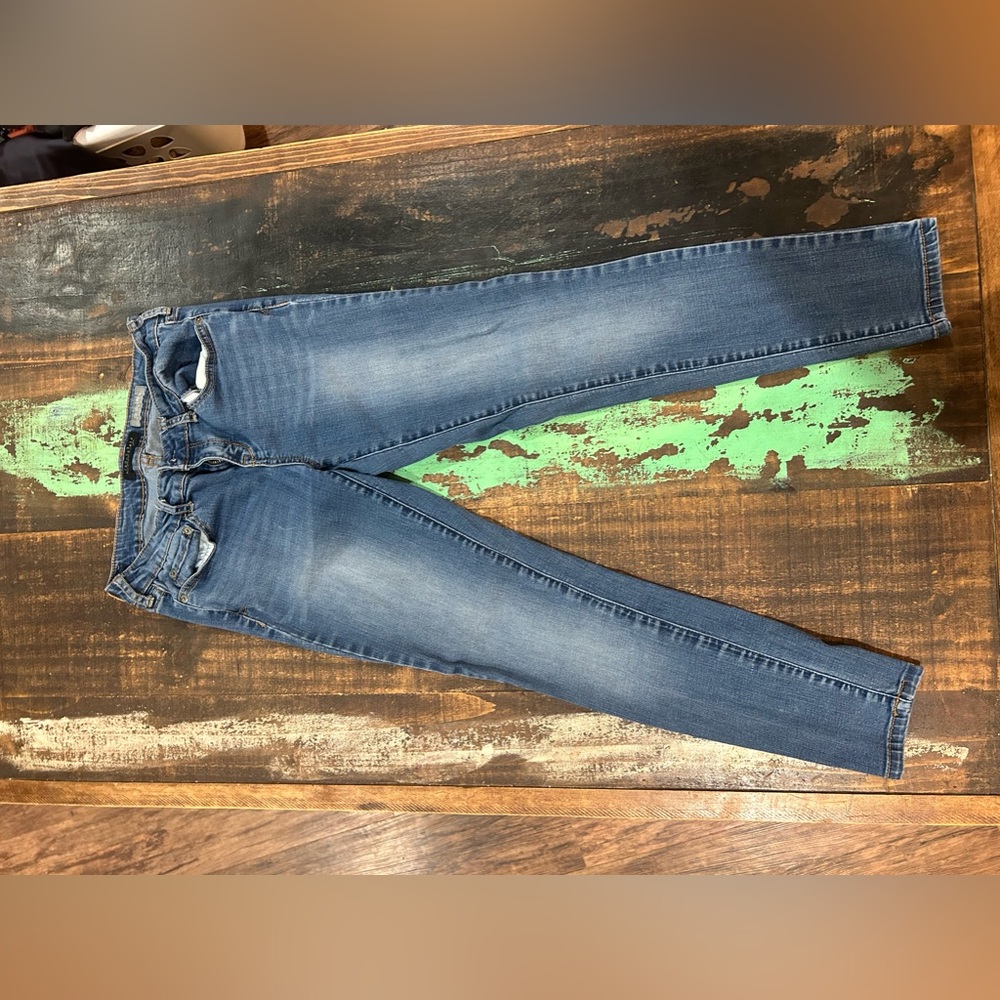 Aeropostale Denim jeggings. Size 8. Great condition